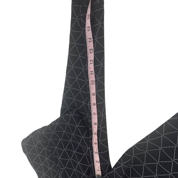 Victoria’s Secret VSX Sport Black and White Geometric Capri Leggings Size M - Picture 10 of 10